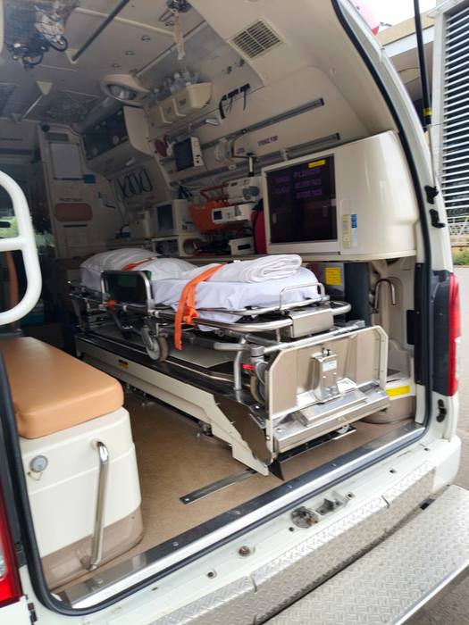 Stretcher and on-board equipment