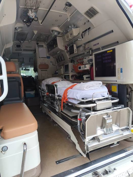 Fully fitted patient compartment